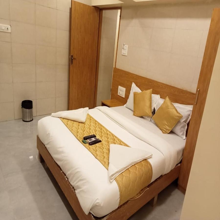Hotel New Sarah Inn, Andheri West Mumbai Ngoại thất bức ảnh
